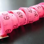 Connaître sa taille sans essayer : les gestes qui marchent